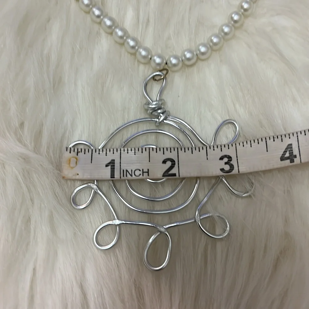 Silver Hand Design Pendant Stretchy Faux Pearl One of a Kind Necklacr